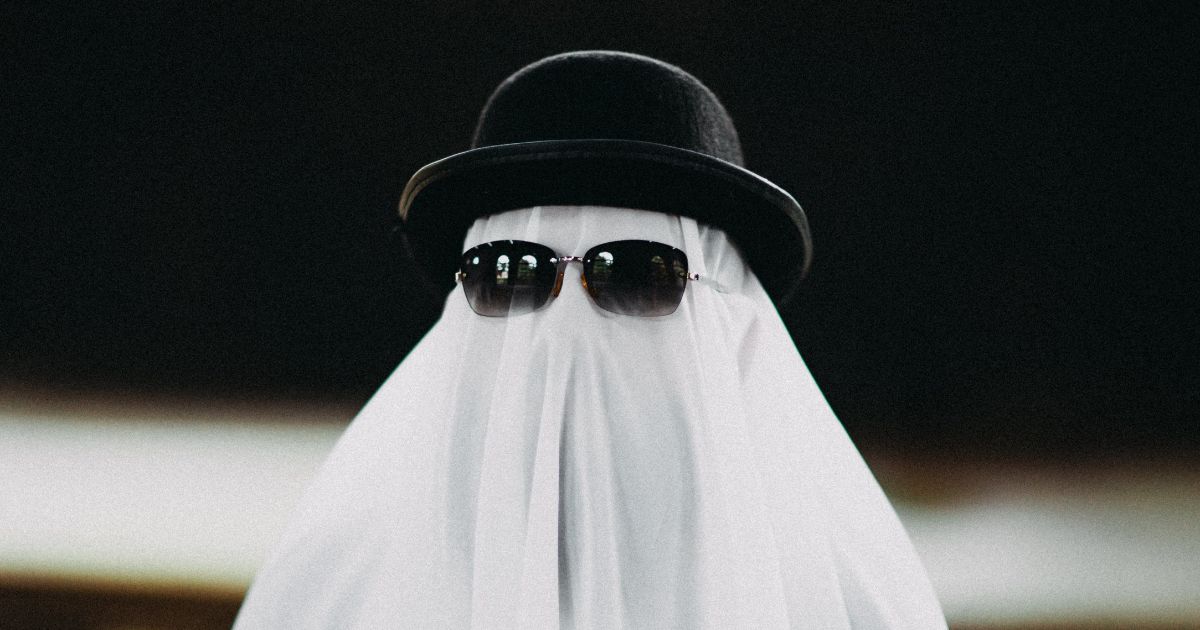 Ghost with a hat - LinkedIn Ghostwriting Content Services